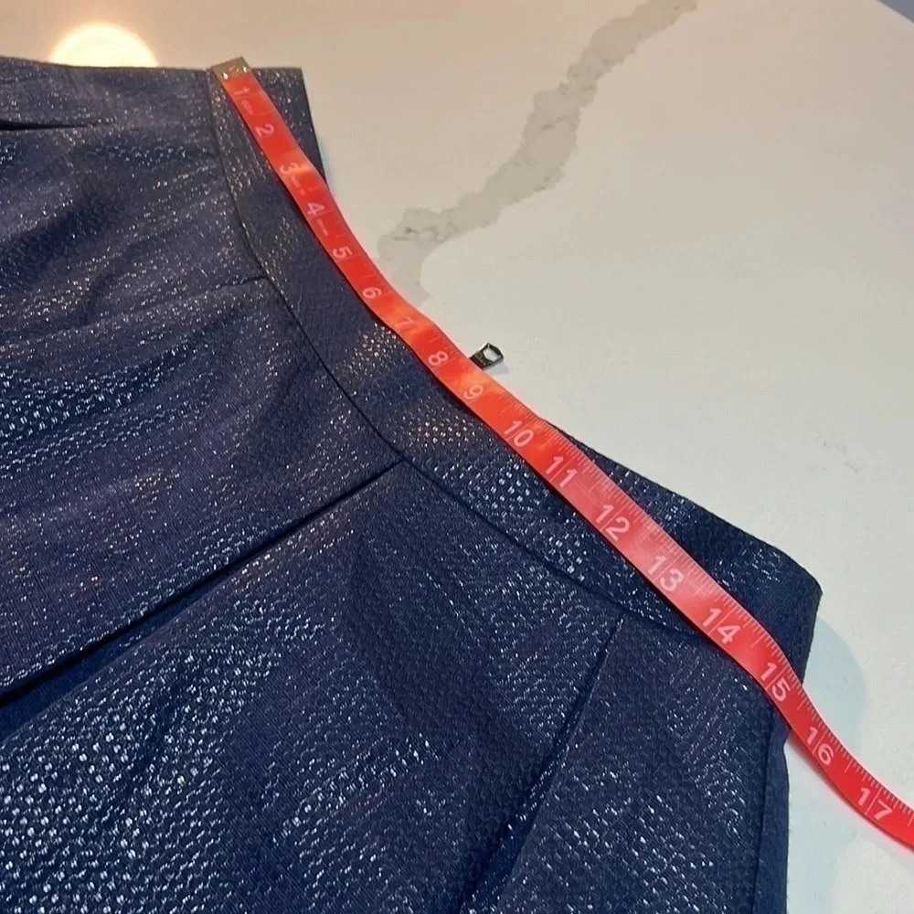 Banana‎ Republic Navy pleated skirt  with metallic threading. Size 6P - Picture 9 of 10